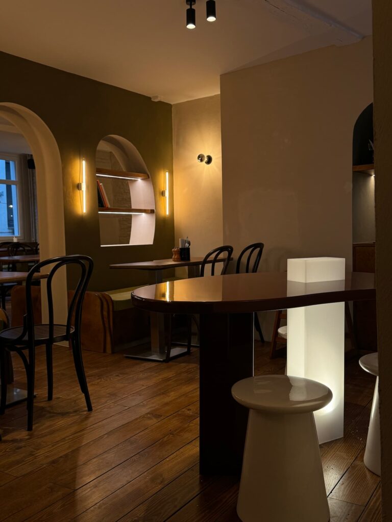 creme-brussels-brunch-dealer-all-day-eatery-and-coffee-privatisation